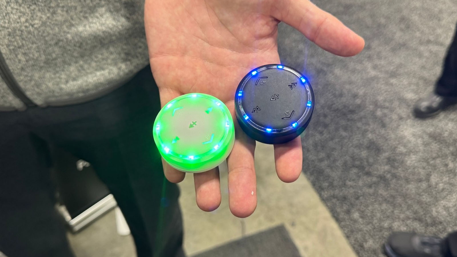 Chờ mãi Apple không tích hợp, công ty này ra thiết bị giúp iPhone có thêm Auracast