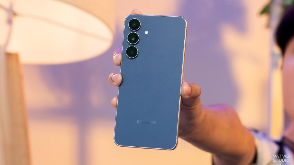 Galaxy S25 FE chạm đáy còn 11 triệu đồng ngay sale 15/1: Giá quá ngon, mua đi chơi Tết thì hết ý缩略图 Galaxy S25 FE chạm đáy còn 11 triệu đồng ngay sale 15/1: Giá quá ngon, mua đi chơi Tết thì hết ý