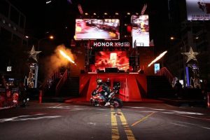 HONOR X9d: Tân binh bền bỉ với pin khủng 8.300 mAh ra mắt tại Việt Nam