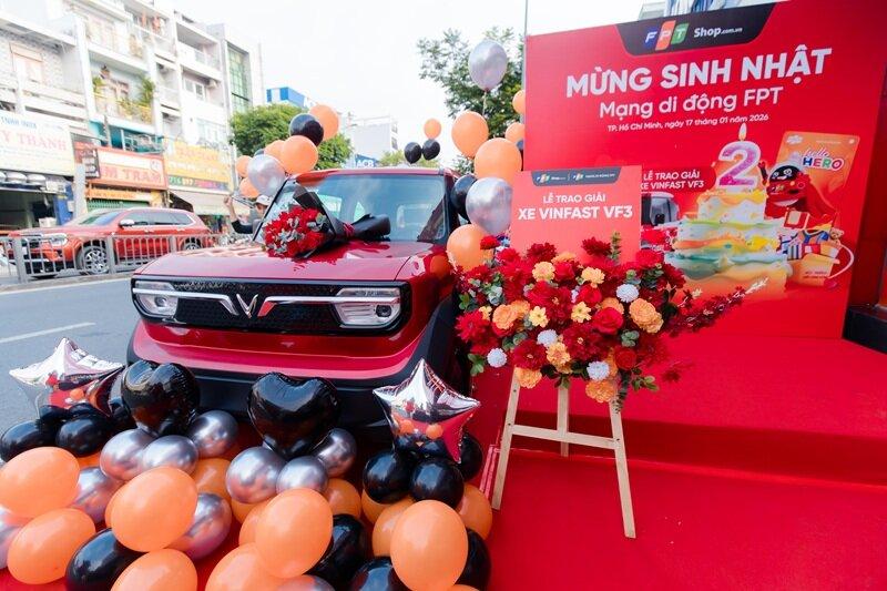 Tri ân khách hàng thân thiết, Mạng di động FPT trao xe VinFast VF3 nhân dịp tròn 2 tuổi